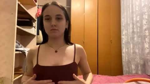 Snapshot of jennaglandon chatting on 11-19-25, 03:12 Mia online show from 11-19-25, 03:12