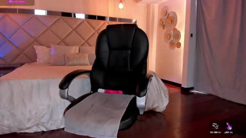 Snapshot of jennaolson chatting on 01-08-25, 09:34 Jenna Olson online show from 01-08-25, 09:34