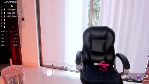 Snapshot of jennaolson chatting on 02-12-25, 06:40 Jenna Olson online show from 02-12-25, 06:40