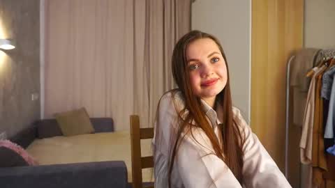 Snapshot of jennellmerriwether chatting on 02-14-26, 10:06 Maya online show from 02-14-26, 10:06