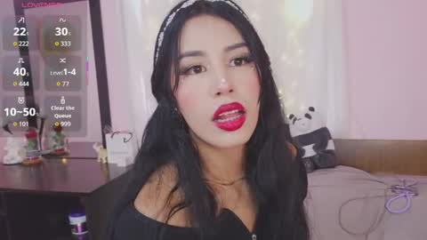 Jenner online show from 04-15-26, 07:58