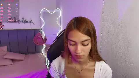 Snapshot of jenner_tay chatting on 07-03-26, 01:34 jenner online show from 07-03-26, 01:34