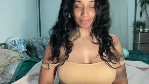 Snapshot of jenni_cash chatting on 01-04-25, 07:24 Mistress Jenni online show from 01-04-25, 07:24