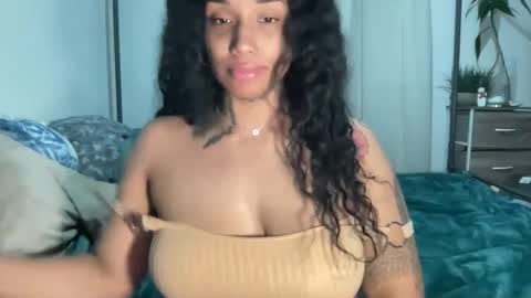 Snapshot of jenni_cash chatting on 01-09-25, 06:59 Mistress Jenni online show from 01-09-25, 06:59