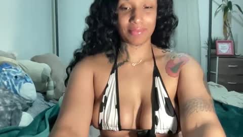 Snapshot of jenni_cash chatting on 02-06-25, 07:45 Mistress Jenni online show from 02-06-25, 07:45