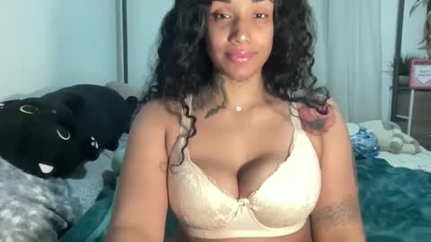 Snapshot of jenni_cash chatting on 02-17-25, 07:37 Mistress Jenni online show from 02-17-25, 07:37