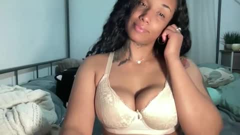 Snapshot of jenni_cash chatting on 03-08-25, 07:05 Mistress Jenni online show from 03-08-25, 07:05