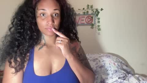 Snapshot of jenni_cash chatting on 09-21-25, 07:21 Mistress Jenni online show from 09-21-25, 07:21