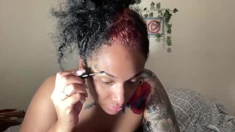 Snapshot of jenni_cash chatting on 09-28-25, 09:53 Mistress Jenni online show from 09-28-25, 09:53