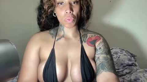 Snapshot of jenni_cash chatting on 12-16-25, 06:51 Mistress Jenni online show from 12-16-25, 06:51