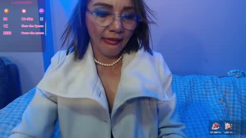 Snapshot of jennierosse chatting on 01-20-25, 12:18 Jennie online show from 01-20-25, 12:18