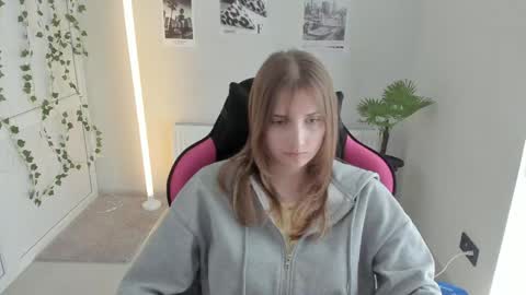 Karla online show from 04-25-26, 02:03