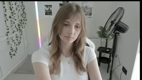 Snapshot of jenniestar chatting on 06-06-26, 12:21 Karla online show from 06-06-26, 12:21