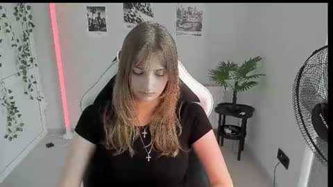 Snapshot of jenniestar chatting on 07-03-26, 01:39 Karla online show from 07-03-26, 01:39