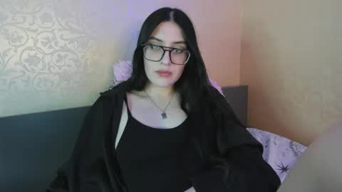 Snapshot of jennifeeeer chatting on 05-03-26, 08:48 Helen online show from 05-03-26, 08:48