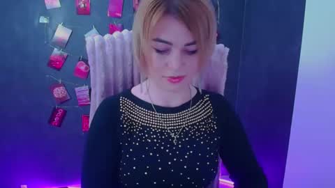 Snapshot of jennifer_cuttie chatting on 05-02-26, 11:37 Jennifer online show from 05-02-26, 11:37
