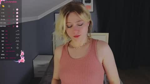 Snapshot of jennifer_mathis chatting on 10-31-25, 04:08 jennifer_mathis online show from 10-31-25, 04:08