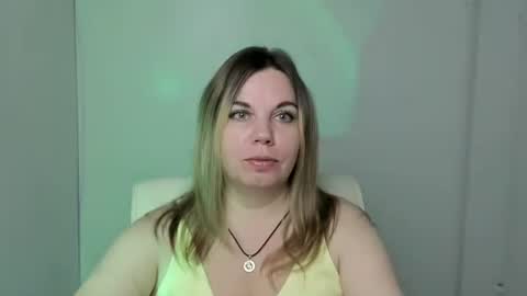 Jennifer online show from 10-18-25, 05:43