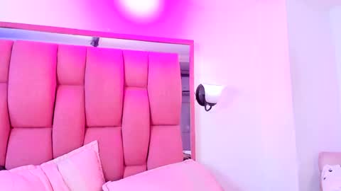 Snapshot of jennifer_t chatting on 01-22-25, 12:06 jennifer_t online show from 01-22-25, 12:06