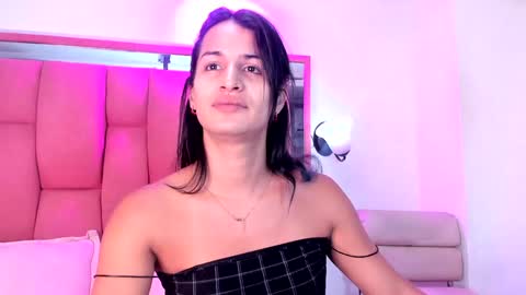 Snapshot of jennifer_t chatting on 02-04-25, 03:15 jennifer_t online show from 02-04-25, 03:15