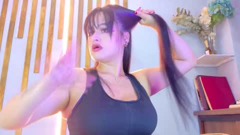 Jennifer vega  online show from 12-14-25, 10:14