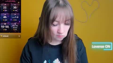 Snapshot of jennifer_xo_ chatting on 12-22-25, 06:32 Jennifer online show from 12-22-25, 06:32