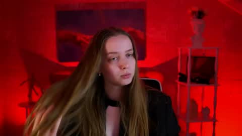 Snapshot of jennifergraces chatting on 05-29-26, 06:39 Jennifer online show from 05-29-26, 06:39