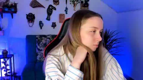 Snapshot of jennifergraces chatting on 06-15-26, 03:03 Jennifer online show from 06-15-26, 03:03