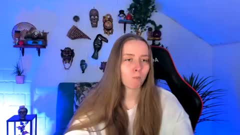 Snapshot of jennifergraces chatting on 06-19-26, 08:12 Jennifer online show from 06-19-26, 08:12