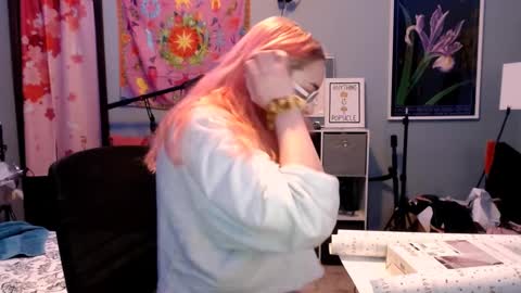 Snapshot of jennifergwen chatting on 02-27-25, 07:47 Jennifer Gwen online show from 02-27-25, 07:47