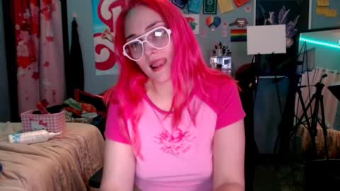 Snapshot of jennifergwen chatting on 10-31-25, 01:39 Jennifer Gwen online show from 10-31-25, 01:39