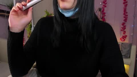 Snapshot of jennimurr chatting on 12-19-25, 01:40 Jenni online show from 12-19-25, 01:40