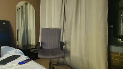 Jenn online show from 02-07-25, 03:12