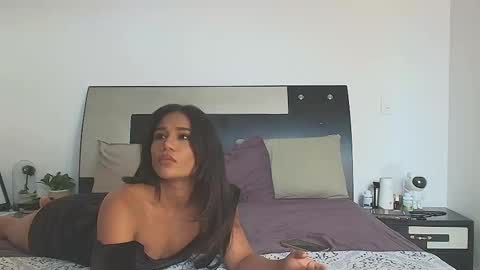 Jenn online show from 10-28-25, 05:37