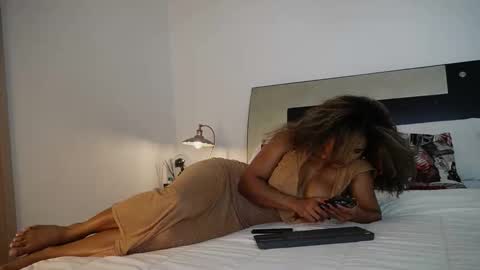 Snapshot of jennmullatta_ chatting on 05-27-26, 04:04 Jenn online show from 05-27-26, 04:04