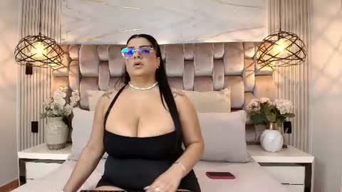 Snapshot of jennsexy_ chatting on 07-25-26, 07:33 Jennsexy online show from 07-25-26, 07:33