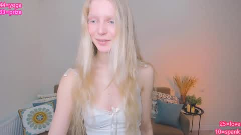 Snapshot of jenny_ames chatting on 02-08-25, 04:04 Jenny  online show from 02-08-25, 04:04