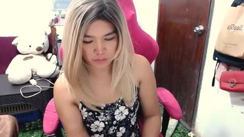 Snapshot of jenny_fromphil chatting on 12-10-24, 11:51 Jenny online show from 12-10-24, 11:51