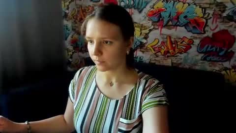 Snapshot of jenny_jimmy chatting on 06-17-26, 09:23 Jenny online show from 06-17-26, 09:23