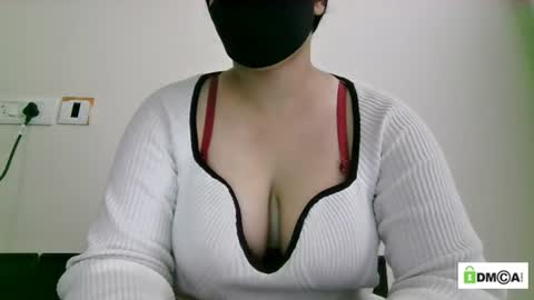 Snapshot of jennydolphin chatting on 06-27-26, 04:17 Jenny online show from 06-27-26, 04:17