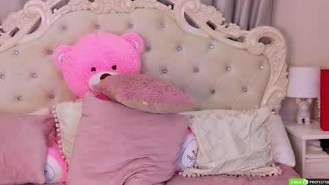 Jenny Ferguson online show from 04-07-26, 06:41