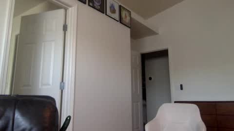 Snapshot of jennykkash481301 chatting on 07-04-26, 01:01 jennykkash481301 online show from 07-04-26, 01:01