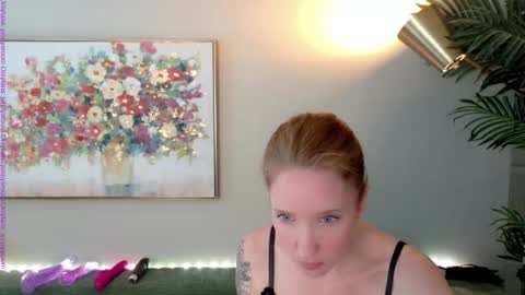 Snapshot of jennysrooom chatting on 02-10-26, 10:25 Jenny online show from 02-10-26, 10:25