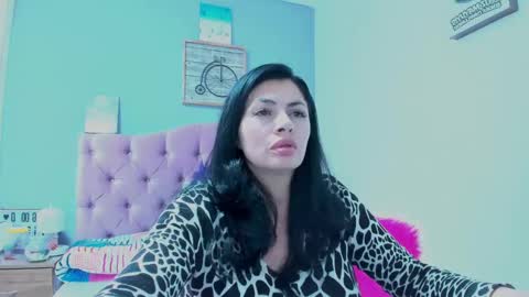 Snapshot of jennywatts_ chatting on 02-25-25, 10:07 Jenny online show from 02-25-25, 10:07