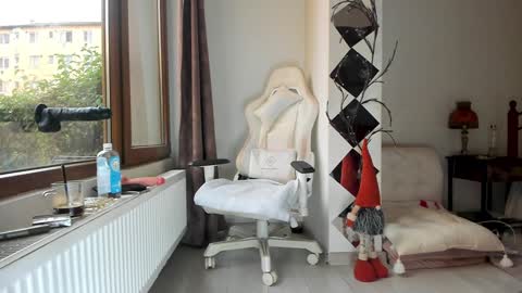 Snapshot of jennywildd chatting on 10-24-25, 02:13 infamous blondiechloe. Jennyjennywildd online show from 10-24-25, 02:13