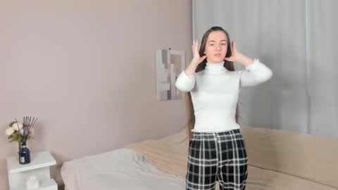 Kira online show from 10-20-25, 08:15