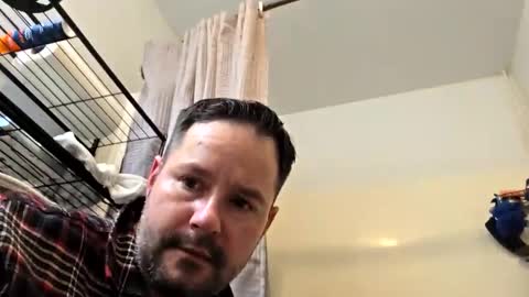 Snapshot of jerbonezgood chatting on 01-16-26, 12:25 Lous online show from 01-16-26, 12:25