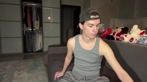 jeremy1scott online show from 11-21-25, 03:27