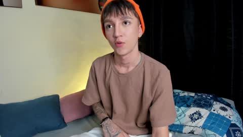 Snapshot of jeremy_salvatore_ chatting on 01-16-25, 06:35 jero independent model online show from 01-16-25, 06:35