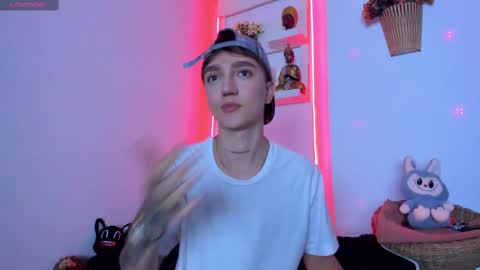 Snapshot of jeremy_salvatore_ chatting on 10-29-25, 04:59 jero independent model online show from 10-29-25, 04:59